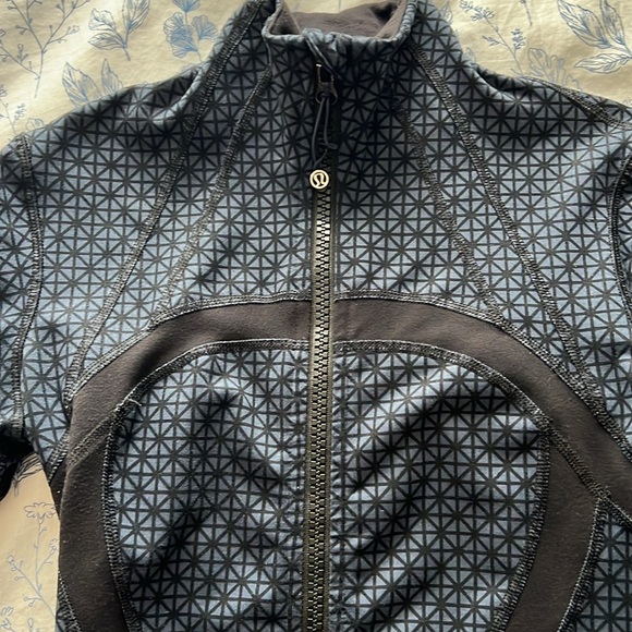 Lululemon 4 Define Jacket - Picture 2 of 4